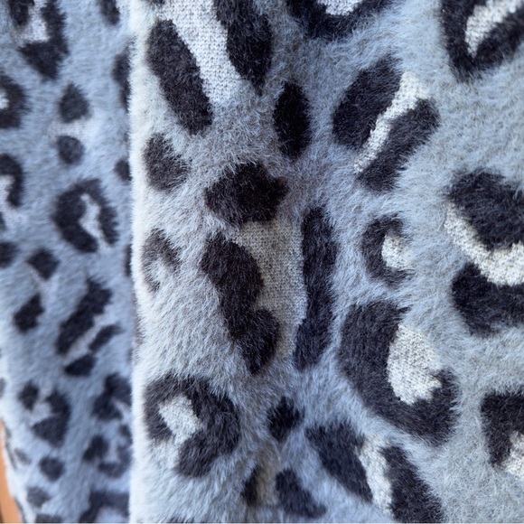 Evolution by Cyrus | NWT Size Small Slate Cheetah Fuzzy Cardi From Stitch Fix - Picture 10 of 16